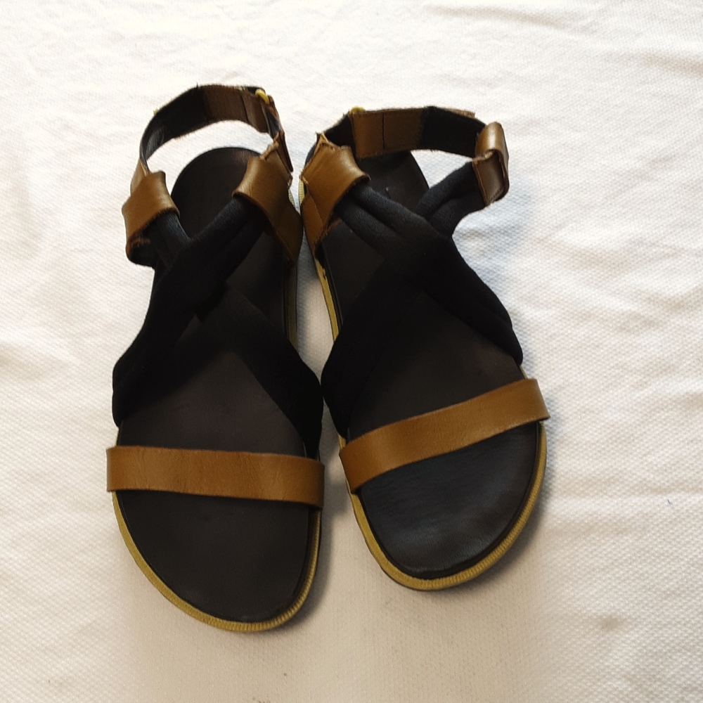 Sorel Black and Brown Strappy Ankle Buckle Sandals